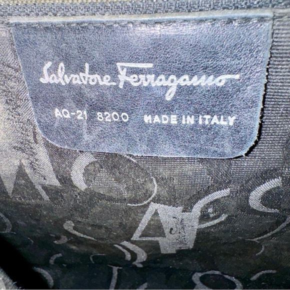 SALVATORE FERRAGAMO (100% Authentic) - Saffiano Leather Chain-Link Shoulder Bag - Picture 5 of 16